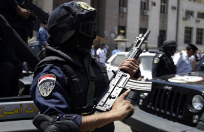 مقتل شرطي مصري برصاص مجهولين في محافظة الجيزة مقتل شرطي مصري برصاص مجهولين في محافظة الجيزة