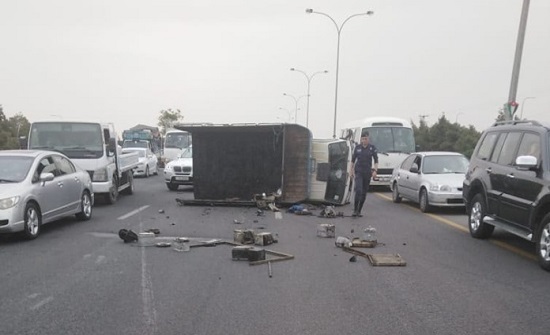 بالصور : حادث سير على طريق المطار يسفر عن اصابتين