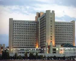 قسم تمريض النسائية والتوليد "بالملك المؤسس" يحتفي بعيد الام