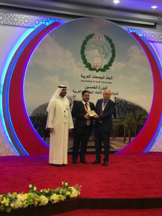تكريم الاستاذ الدكتور صدام العوايشه من البلقاء التطبيقية الفائز بجائزة الباحث العربي المتميز تكريم الاستاذ الدكتور صدام العوايشه من البلقاء التطبيقية الفائز بجائزة الباحث العربي المتميز