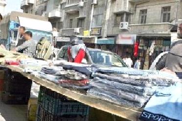 حملة لإزالة البسطات والمخالفات من شوارع القصر حملة لإزالة البسطات والمخالفات من شوارع القصر