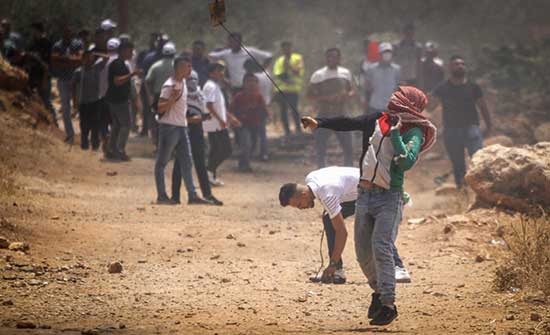 إصابة 142 فلسطينيا خلال مواجهات في محيط نابلس