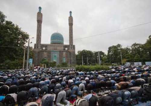 مسلمو هولندا ينتصرون ويرفعون الآذان بالمساجد مسلمو هولندا ينتصرون ويرفعون الآذان بالمساجد