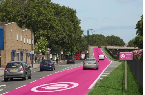 بريطانيا: اقتراح بتخصيص طرق وردية "للنساء فقط"