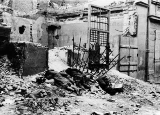 آلاف الفلسطينيين يحيون الذكرى الـ61 لمجزرة كفر قاسم آلاف الفلسطينيين يحيون الذكرى الـ61 لمجزرة كفر قاسم