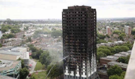 كيف اندلع حريق برج لندن؟