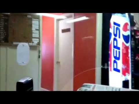 مقطع طريف لرجل يتعرض لنفس المقلب أكثر من مرة