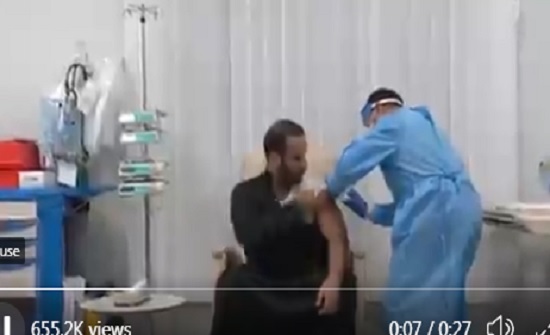 الامير محمد بن سلمان يتلقى الجرعة الأولى من لقاح كورونا الامير محمد بن سلمان يتلقى الجرعة الأولى من لقاح كورونا