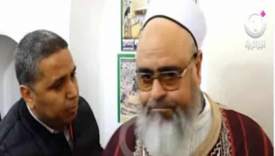 شاهد: داعية جزائري يهاجم باحثين اعتبروا القرآن الكريم “تراثاً” وينسحب من ندوة حوارية شاهد: داعية جزائري يهاجم باحثين اعتبروا القرآن الكريم “تراثاً” وينسحب من ندوة حوارية
