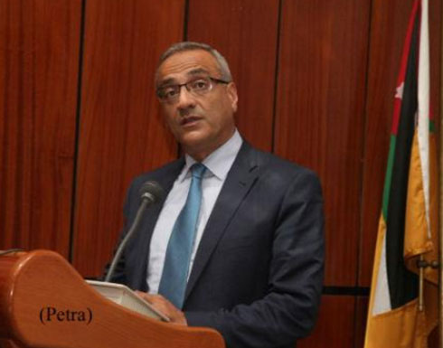 وزيرا الصحة والبيئة يكرمان المؤسسات التي شاركت في انجاح مؤتمر البشير الطبي