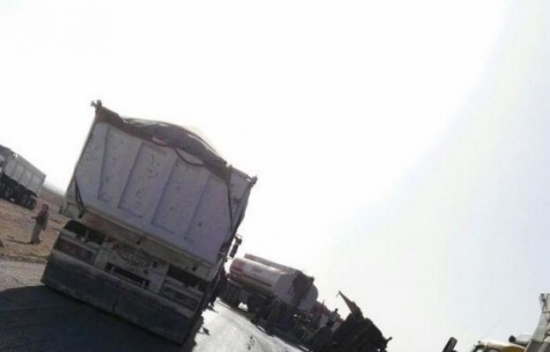 حادث مروع بين 4 شاحنات في معان ... حادث مروع بين 4 شاحنات في معان ...