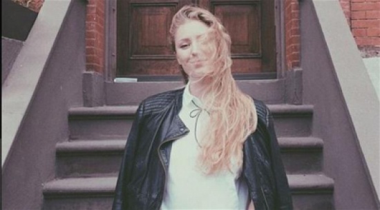 امرأة مرموقة ترتدي نفس ملابس العمل لمدة 3 سنوات