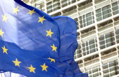 الاتحاد الأوروبي: قصف الموانئ يعيق توفير المساعدات الإنسانية في اليمن