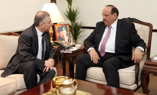 وزير الداخلية يلتقي مسؤولا أمميا وزير الداخلية يلتقي مسؤولا أمميا