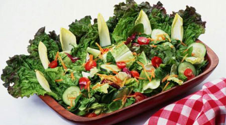 ابدأ إفطارك بالسلطة