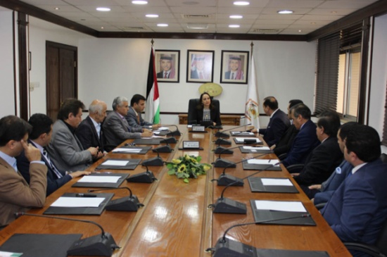 وزيرة الصناعة والتجارة: الحكومة تحرص على تعزيز تنافسية القطاعات الاقتصادية وزيرة الصناعة والتجارة: الحكومة تحرص على تعزيز تنافسية القطاعات الاقتصادية
