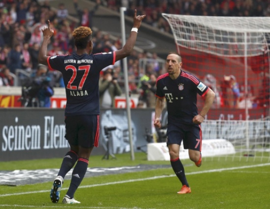 بايرن ميونيخ يعبر شتوتجارت بثلاثية