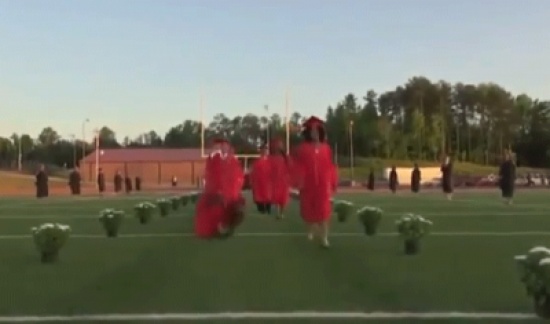 إحراج أثناء التخرج