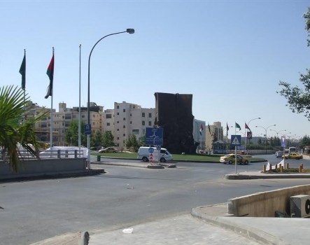 تشغيل الإشارات الضوئية على الدوار الثامن بشكل تجريبي تشغيل الإشارات الضوئية على الدوار الثامن بشكل تجريبي
