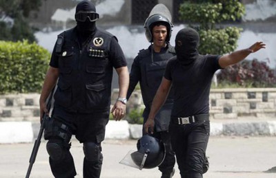 إصابة مجندين جراء إطلاق مجهولين اثنين النار عليهما أمام سفارة الكونغو في القاهرة إصابة مجندين جراء إطلاق مجهولين اثنين النار عليهما أمام سفارة الكونغو في القاهرة