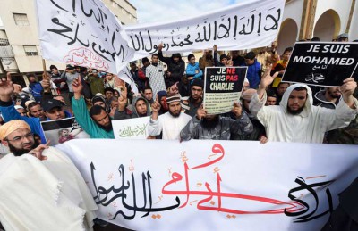 سلفيو المغرب يحتجون على رسوم “شارلي إبدو” سلفيو المغرب يحتجون على رسوم “شارلي إبدو”