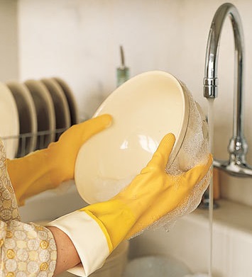 غسيل الصحون يساعد علي الشعور بالارتياح
