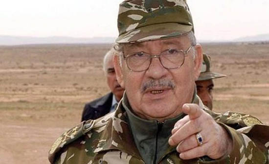 شاهد آخر ظهور لرئيس أركان الجيش الجزائري قبل وفاته شاهد آخر ظهور لرئيس أركان الجيش الجزائري قبل وفاته