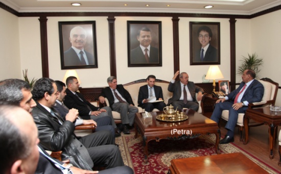 وزير الداخلية يلتقي نقيب واعضاء مجلس نقابة المحامين وزير الداخلية يلتقي نقيب واعضاء مجلس نقابة المحامين