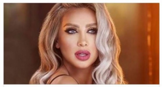 صور| من هي الفتاة التي طغت على نجومية مايا دياب... تعرّفوا عليها!!