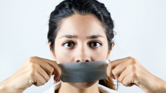 [شاهد] نجمة عالميّة تصدم متابعيها: “الجنس للرجل متعة وللمرأة شبهة جنائية”!