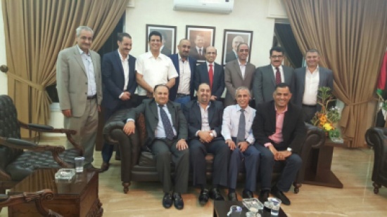 أبونجمة يبحث آلية تصنيف مكاتب استقدام العاملين في المنازل مع نقابة أصحابها