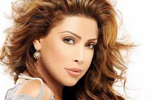 “نوال الزغبي” تحقق 100 ألف مشاهدة من خلال “ولا بحبك”