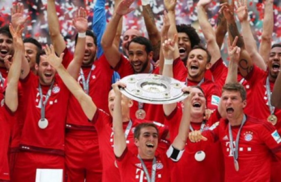 للمرة الرابعة... بايرن ميونخ يتوّج بلقب الدوري الألماني (فيديو) للمرة الرابعة... بايرن ميونخ يتوّج بلقب الدوري الألماني (فيديو)