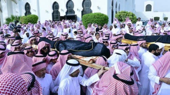 صور: جموع غفيرة تشيع جثمان الإعلامي سعود الدوسري بالرياض صور: جموع غفيرة تشيع جثمان الإعلامي سعود الدوسري بالرياض