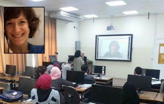 لقاء إلكتروني يجمع طلبة كلية لعلوم ومحررة مجلة نيتشر nature العالمية