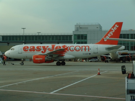 حقيبة "مشبوهة" تجبر طائرة بريطانية على الهبوط اضطرارياً