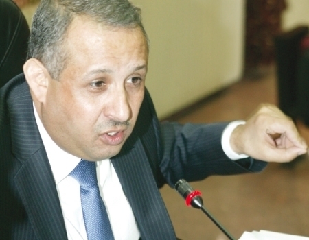 تكليف الحكومة المستقيلة بالاستمرار في اداء مهامها يتفق وأحكام الدستور