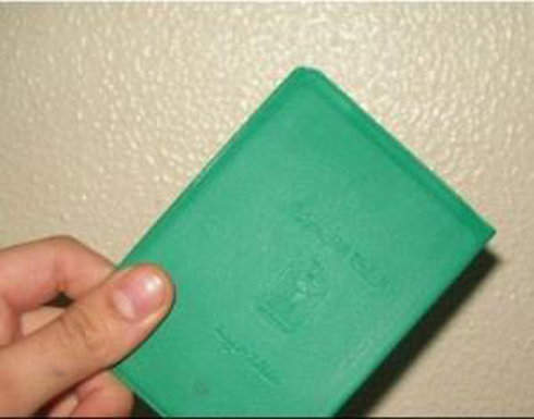 الرئيس الفلسطيني يقرر إلغاء تحديد الديانة من بطاقة الهوية الشخصية