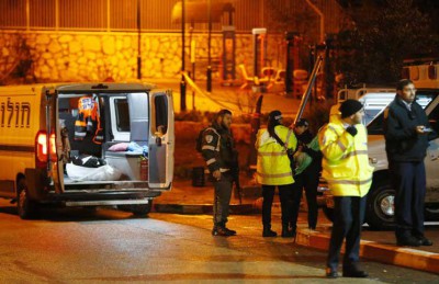 وفاة إسرائيلية طعنها فلسطينيان في مستوطنة في الضفة الغربية المحتلة وفاة إسرائيلية طعنها فلسطينيان في مستوطنة في الضفة الغربية المحتلة