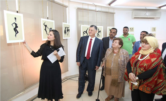 منتدى الرواد الكبار يقيم معرض" فن تشكيلي بعيون معمارية "