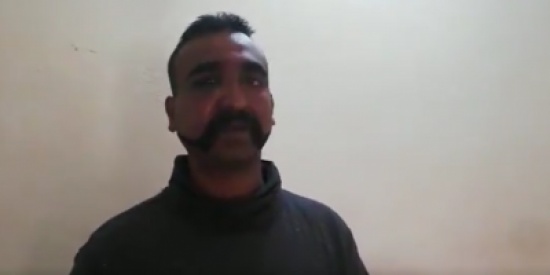 باكستان تهادن: مستعدون للإفراج عن الطيار الهندي