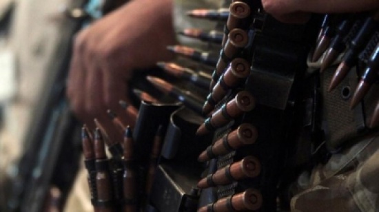 أسلحة القذافي تباع للجزائريين عبر "فيسبوك"