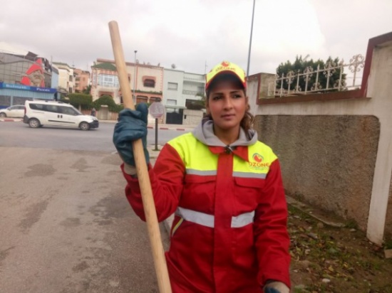 بالصور.. قصة عاملة نظافة مغربية.. من كنس الشوارع إلى ملكة جمال بالصور.. قصة عاملة نظافة مغربية.. من كنس الشوارع إلى ملكة جمال
