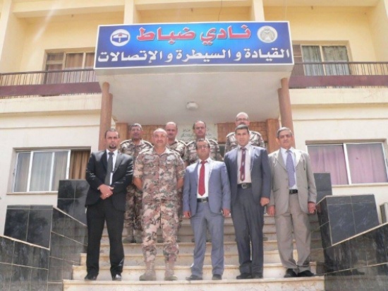 وفد من كلية الهندسة في جامعة جرش يزور كلية الشريف ناصر للقيادة والسيطرة