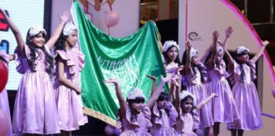 “أماني”.. أول مسرحية سعودية “مختلطة” تلاقي احتفاء كبيرًا “أماني”.. أول مسرحية سعودية “مختلطة” تلاقي احتفاء كبيرًا