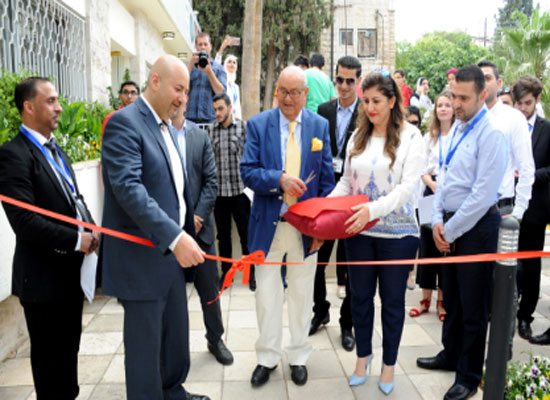 افتتاح المعرض التعليمي الأول لمكتب اللغات الحديث لخدمات الطلاب الجامعية افتتاح المعرض التعليمي الأول لمكتب اللغات الحديث لخدمات الطلاب الجامعية