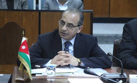 وزير النقل يطلب اجراءات فورية لتأمين ركاب طائرة تعرضت لعطل فني وزير النقل يطلب اجراءات فورية لتأمين ركاب طائرة تعرضت لعطل فني
