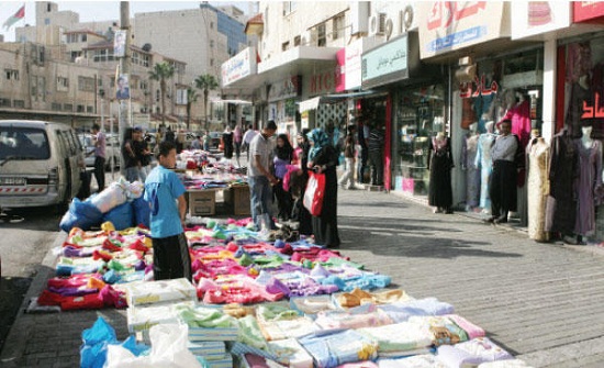 الأمانة تنفذ حملة لمنع الإعتداءات على الأرصفة