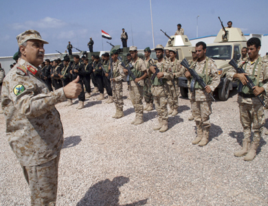 الجيش اليمني: اكتشاف ملاجئ وسجون كان يستخدمها “تنظيم القاعدة” جنوبي البلاد