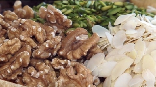 المكسرات في السحور تحدّ من الشعور بالجوع نهاراً المكسرات في السحور تحدّ من الشعور بالجوع نهاراً